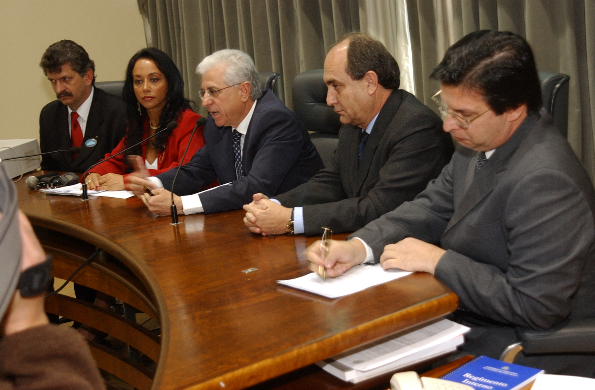 Deputado Sidney Beraldo, presidente da Assemblia Legislativa ( ao centro) recebe estagirios do Centro de Estudos de Poltica e Estratgia da Associao dos Diplomados da Escola Superior de Guerra<a style='float:right;color:#ccc' href='https://www3.al.sp.gov.br/repositorio/noticia/hist/Beraldo e Diplomados.jpg' target=_blank><i class='bi bi-zoom-in'></i> Clique para ver a imagem </a>